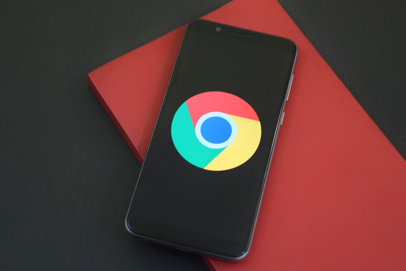 video alien manda in crush il pixel di google | © https://www.pexels.com/